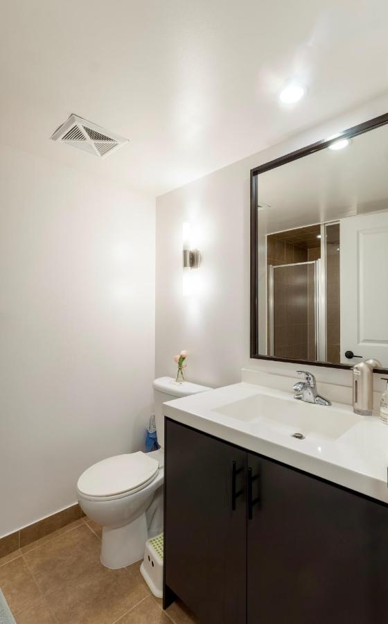 Near Yonge Finch Subway 2bed 2bath Free Parking *