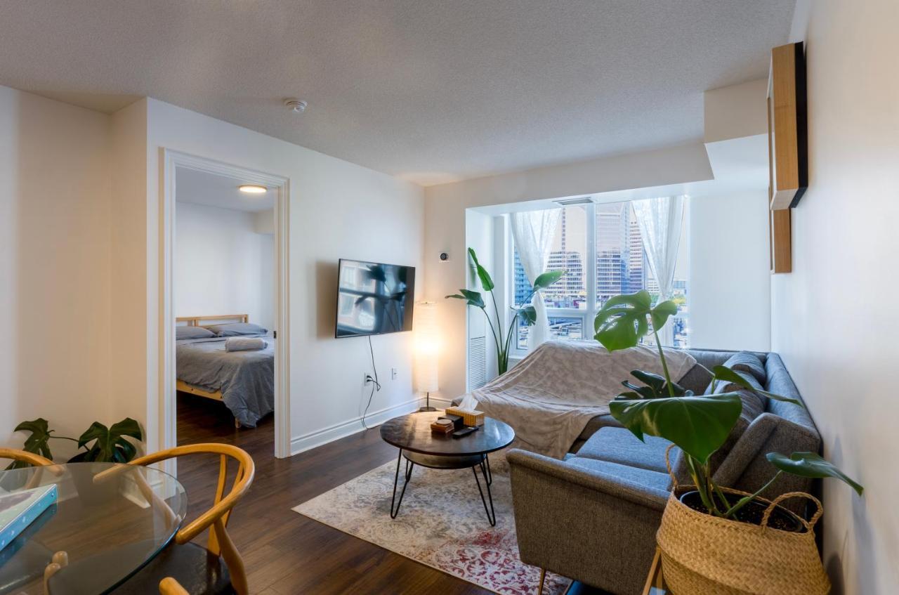 Near Yonge Finch Subway 2bed 2bath Free Parking