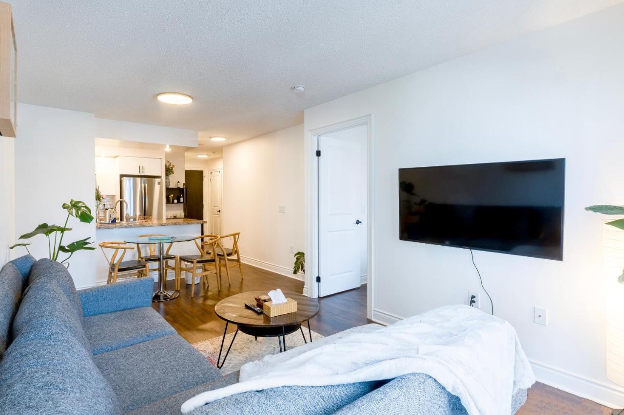 Apartment Near Yonge Finch Subway 2bed 2bath Free Parking Toronto